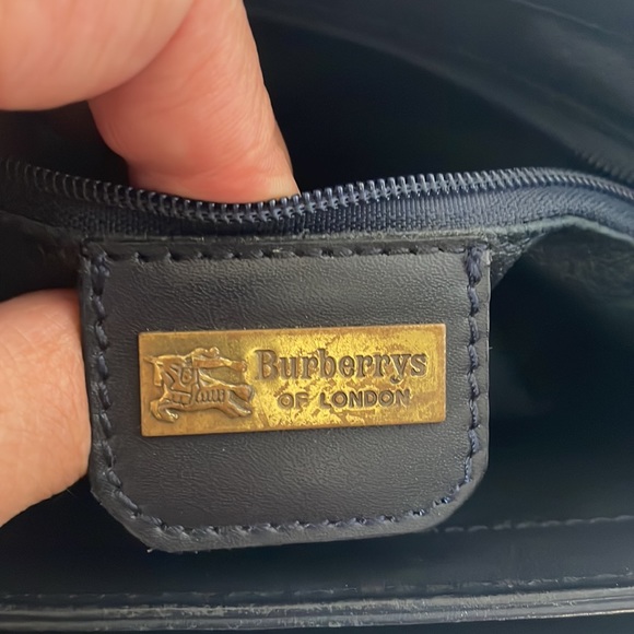 Authentic Burberry Check Crossbody/Shoulder Bag. - Picture 16 of 17